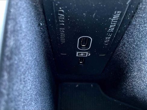 Used 2025 Volvo XC90 B5 Plus w/ Protection Package Premier image 37