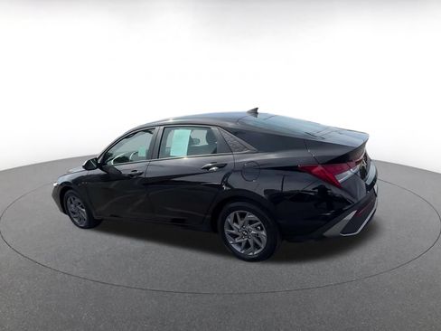 Used 2026 Hyundai Elantra Hybrid FWD image 10