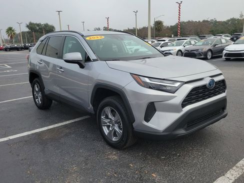 Used 2022 Toyota RAV4 XLE image 2