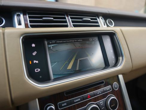 Used 2016 Land Rover Range Rover HSE image 30