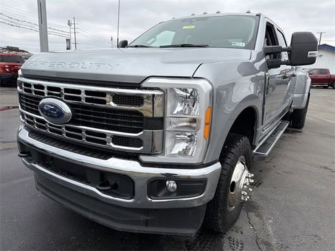 Used 2023 Ford F350 XLT image 9