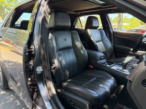 Used 2013 Chrysler 300 S RWD image 10