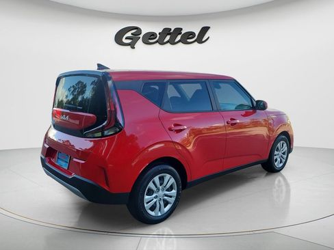 Used 2024 Kia Soul LX FWD image 5