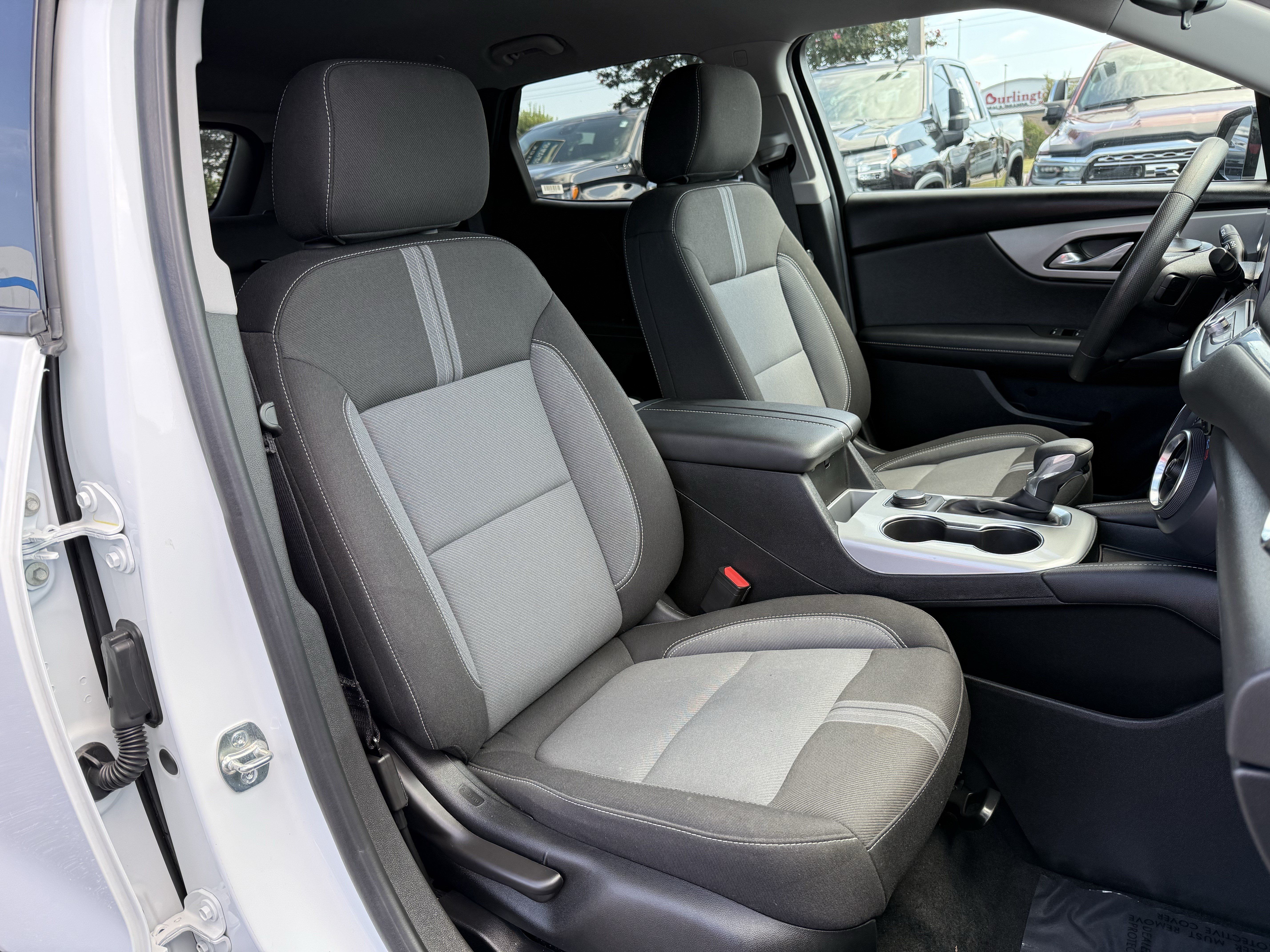 Used 2025 Chevrolet Blazer LT FWD image 34