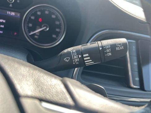 Used 2020 Buick Enclave Premium w/ Sun and Sites Package image 27