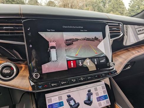 Used 2024 Jeep Grand Wagoneer Series III w/ Flexible Seating Group image 16