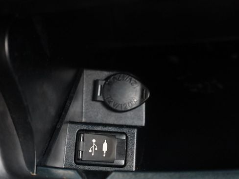 Used 2017 Toyota Camry LE FWD image 40