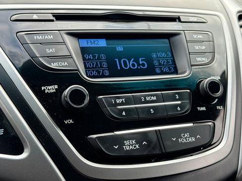 Used 2016 Hyundai Elantra SE image 21