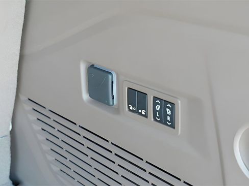 New 2026 GMC Yukon Denali w/ Sun & Power Step Package image 29