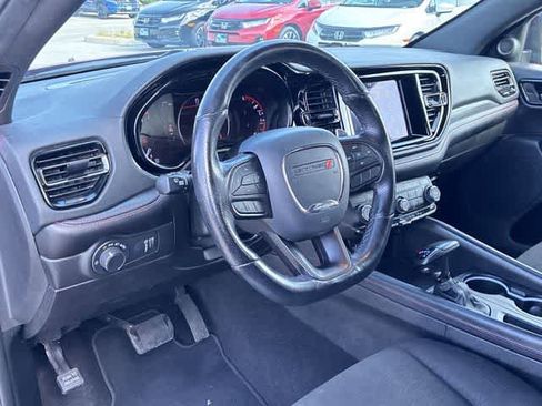 Used 2023 Dodge Durango GT RWD image 2