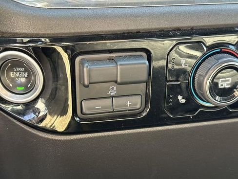 Used 2025 Chevrolet Silverado 1500 LT RWD image 39