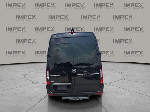 Used 2024 Mercedes-Benz Sprinter 3500 image 4