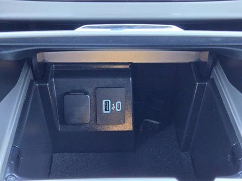 Used 2023 Ford Explorer XLT w/ Equipment Group 202A image 19