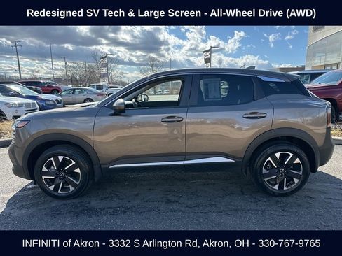 Used 2025 Nissan Kicks SV AWD/4WD image 7