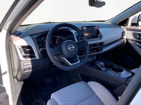 Used 2023 Nissan Rogue SV image 12