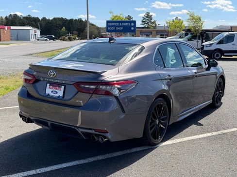 Used 2023 Toyota Camry XSE FWD image 3