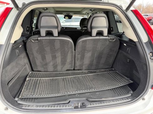 Used 2018 Volvo XC90 T5 Momentum w/ Convenience Package image 17