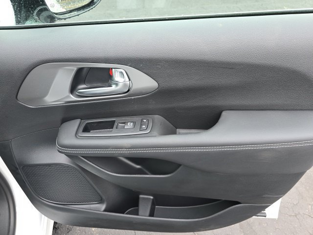New 2025 Chrysler Pacifica Select w/ Uconnect Theater Family Group AWD/4WD image 33