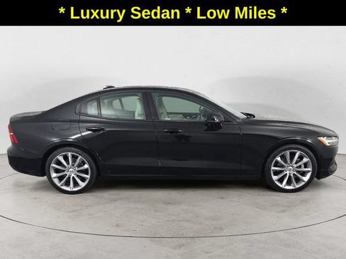 Used 2019 Volvo S60 T5 Momentum FWD image 4