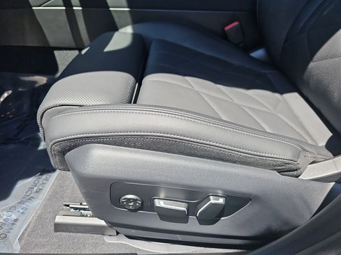 Certified 2026 BMW 530i w/ Premium Package RWD image 31