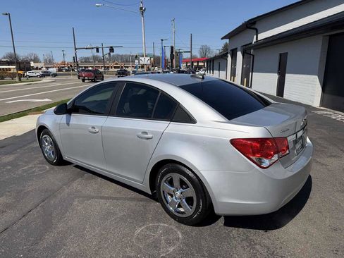 Used 2016 Chevrolet Cruze LS image 4