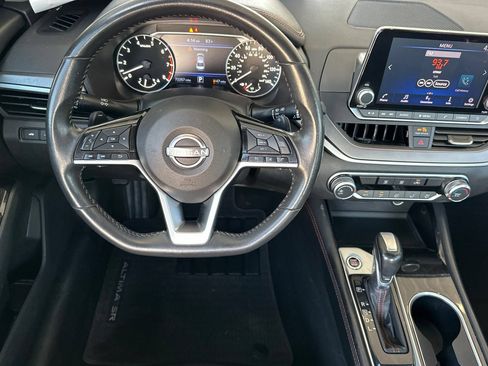Used 2023 Nissan Altima 2.5 SR FWD image 14