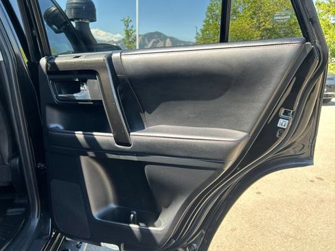 Used 2020 Toyota 4Runner Venture w/ Moonroof Package AWD/4WD image 14
