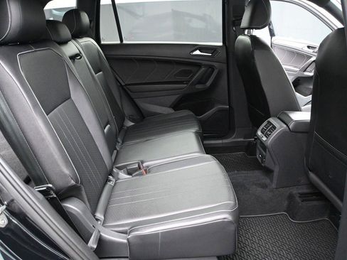 Used 2022 Volkswagen Tiguan SE R-Line AWD/4WD image 17