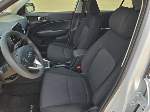 New 2026 Hyundai Venue SE FWD image 15