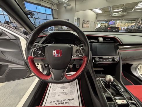 Used 2017 Honda Civic Type R image 9