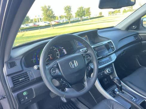 Used 2015 Honda Accord Touring image 15