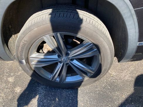 Used 2019 Volkswagen Atlas SEL R-Line AWD/4WD image 6
