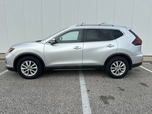 Used 2019 Nissan Rogue S w/ Special Edition Package FWD image 3
