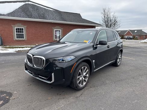 Certified 2024 BMW X5 xDrive40i w/ Premium Package image 2
