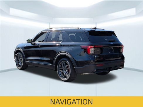 Used 2025 Ford Explorer ST-Line w/ Premium Package image 4