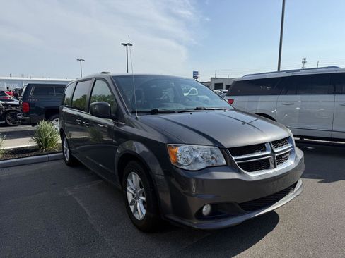 Used 2018 Dodge Grand Caravan SXT FWD image 1
