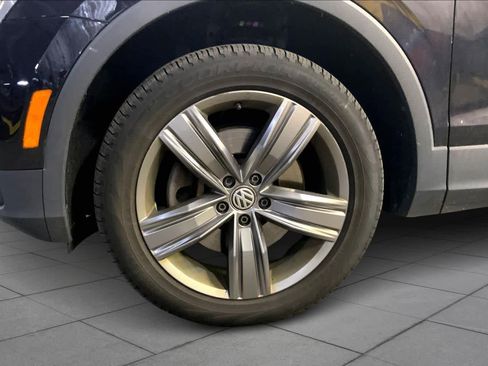 Used 2020 Volkswagen Tiguan SEL image 10