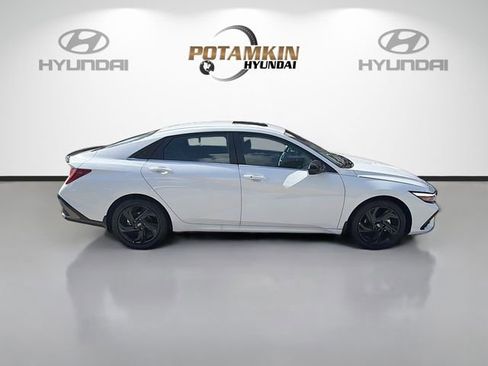 New 2026 Hyundai Elantra SEL Sport Premium FWD image 4