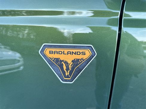 Used 2023 Ford Bronco Badlands image 12