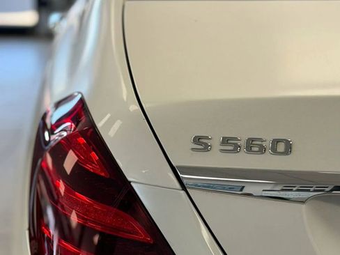Used 2019 Mercedes-Benz S 560 Sedan image 8