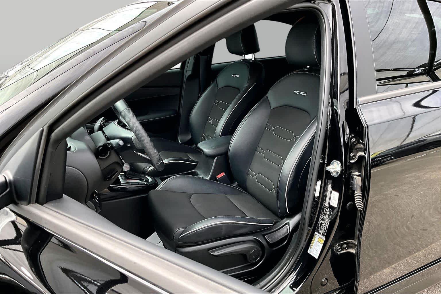 Used 2023 Kia Forte GT-Line w/ GT-Line Technology Package FWD image 8
