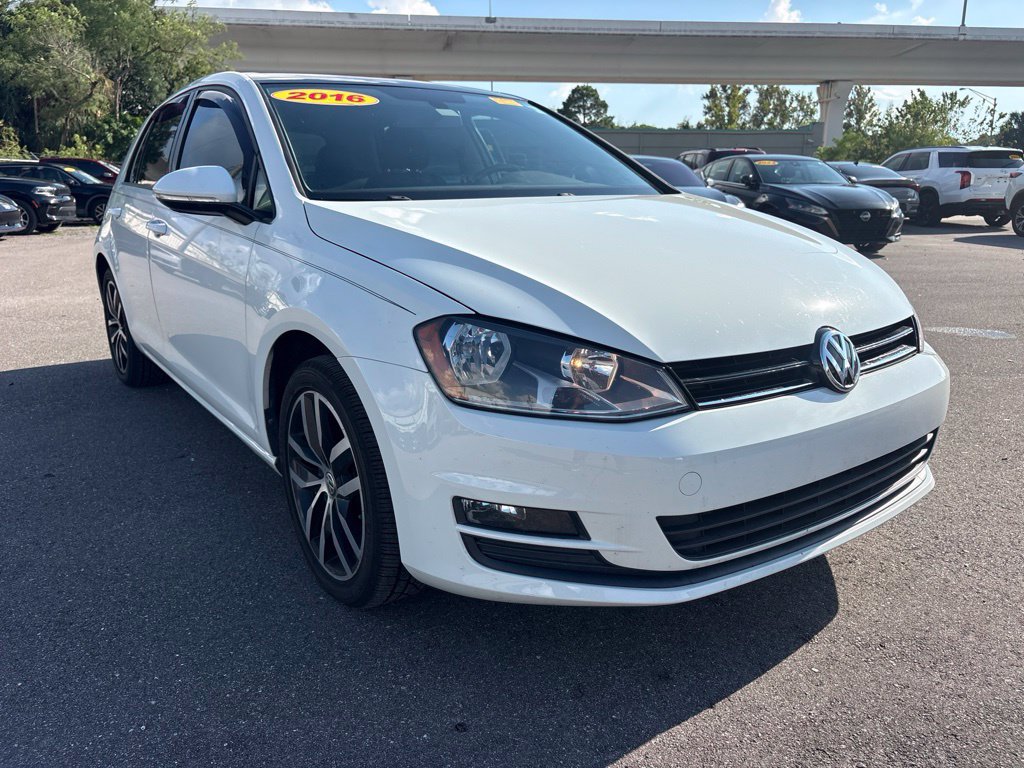 Used 2016 Volkswagen Golf SE FWD image 1