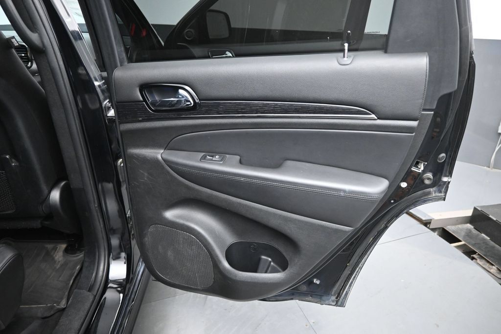 Used 2019 Jeep Grand Cherokee High Altitude AWD/4WD image 16