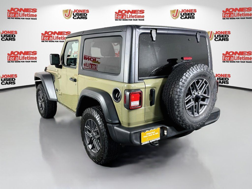 Used 2025 Jeep Wrangler Sport AWD/4WD image 2