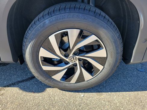 New 2026 Volkswagen Tiguan S image 22