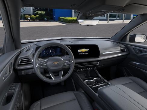 New 2026 Chevrolet Traverse LT w/ Sun and Wheel Package FWD image 15