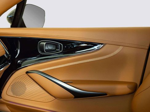 New 2026 Aston Martin DBX 707 image 15