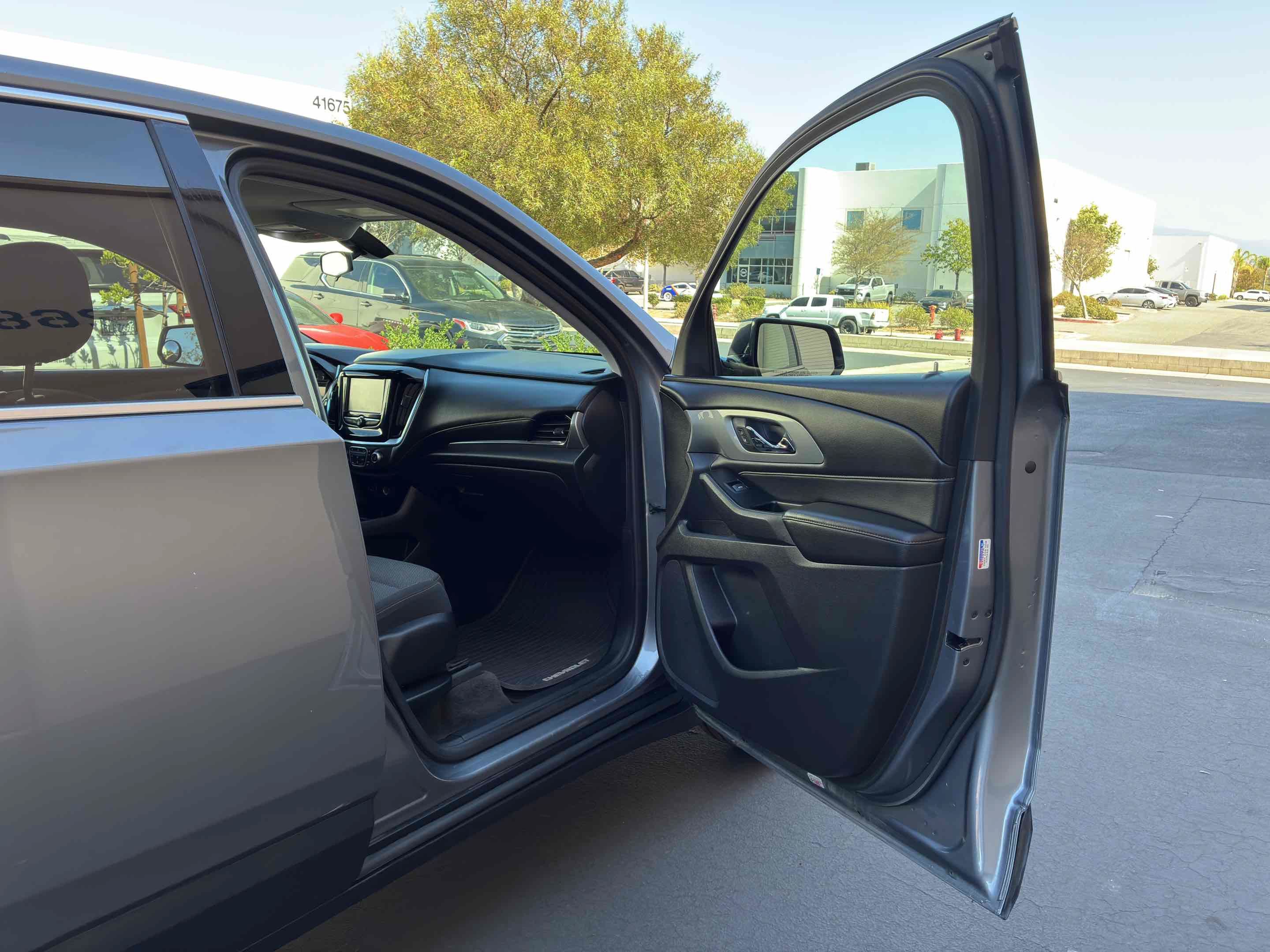 Used 2018 Chevrolet Traverse LS AWD/4WD image 42