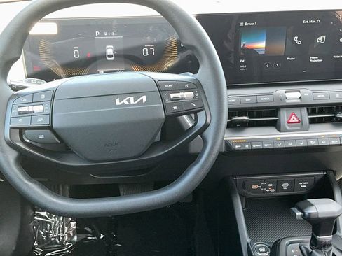 Used 2025 Kia K4 LXS image 21