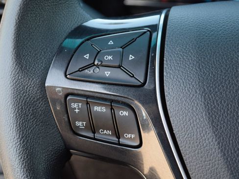 Used 2018 Ford Explorer Limited FWD image 8